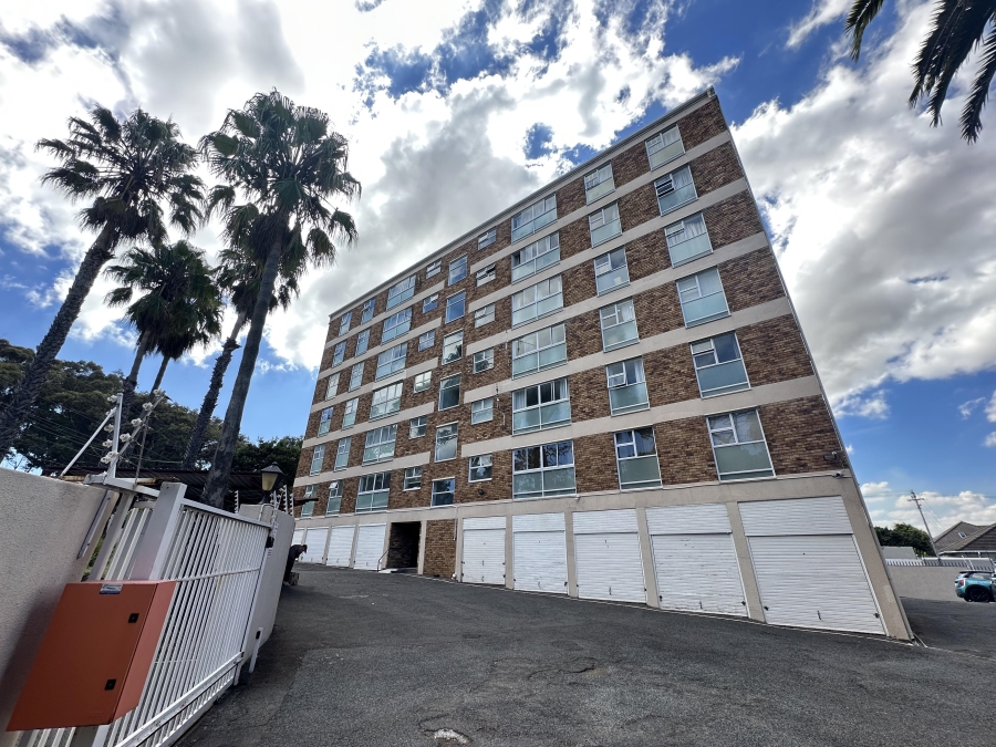 2 Bedroom Property for Sale in Wynberg Upper Western Cape